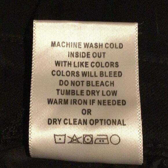 Flying Monkey LANI Black High Rise Clean Cut Fray Hem Crop Jeans NEW - Picture 15 of 16